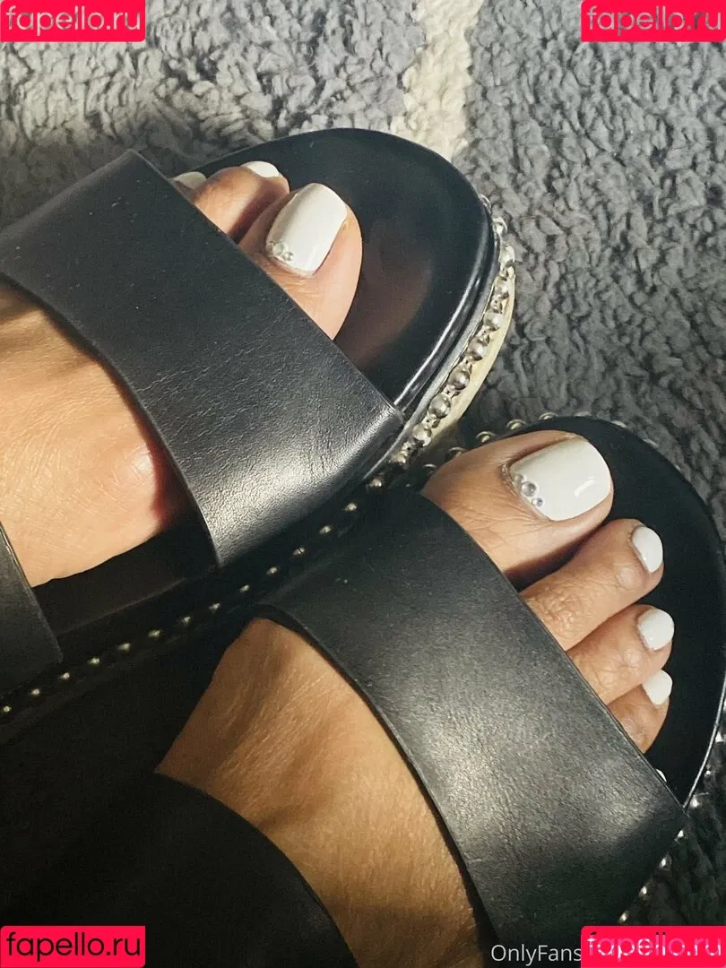 reel / vee_feet Onlyfans Photo Gallery 