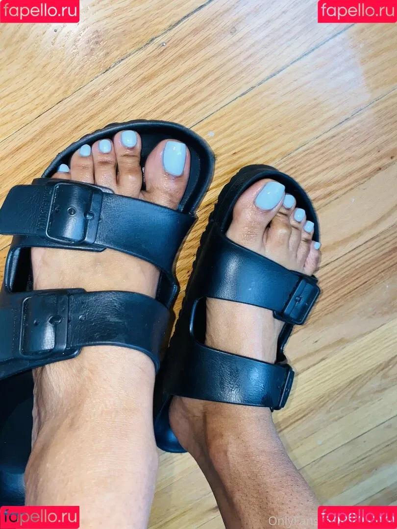 reel / vee_feet Onlyfans Photo Gallery 