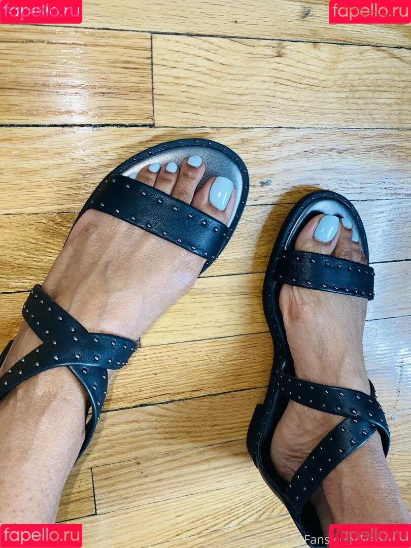 reel / vee_feet Onlyfans Photo Gallery 