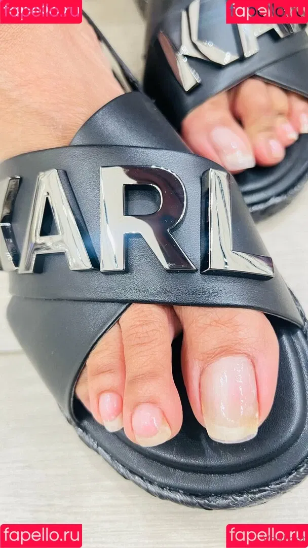 reel / vee_feet Onlyfans Photo Gallery 