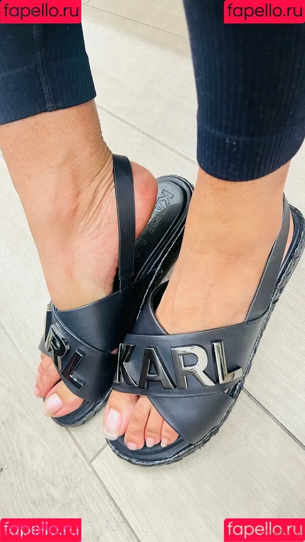 reel / vee_feet Onlyfans Photo Gallery 