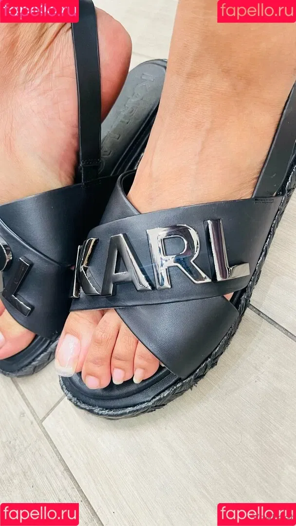 reel / vee_feet Onlyfans Photo Gallery 