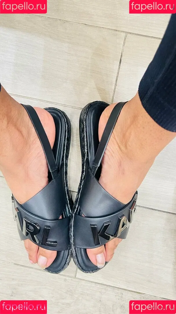 reel / vee_feet Onlyfans Photo Gallery 