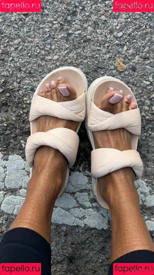 reel / vee_feet Onlyfans Photo Gallery 