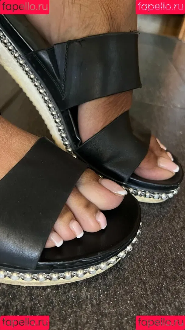 reel / vee_feet Onlyfans Photo Gallery 