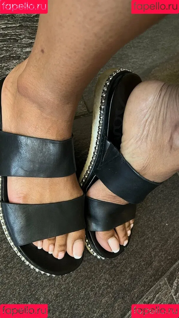 reel / vee_feet Onlyfans Photo Gallery 