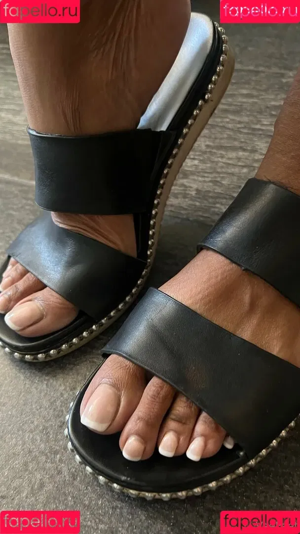 reel / vee_feet Onlyfans Photo Gallery 