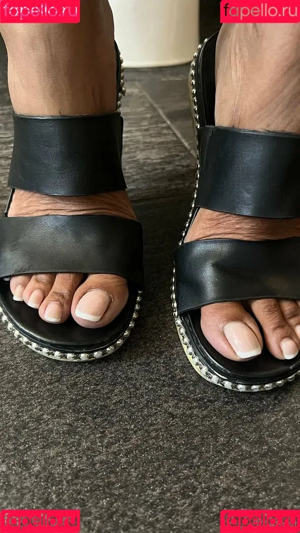 reel / vee_feet Onlyfans Photo Gallery 