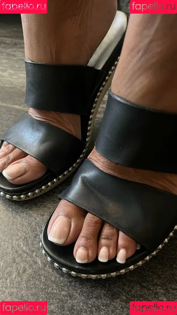 reel / vee_feet Onlyfans Photo Gallery 