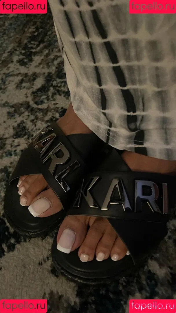 reel / vee_feet Onlyfans Photo Gallery 