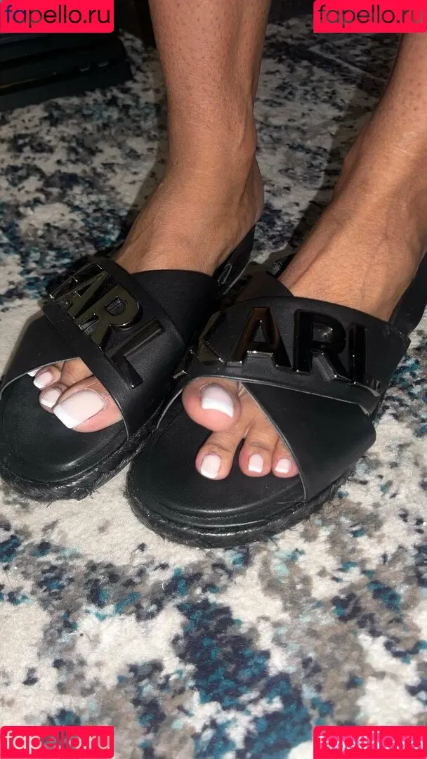 reel / vee_feet Onlyfans Photo Gallery 