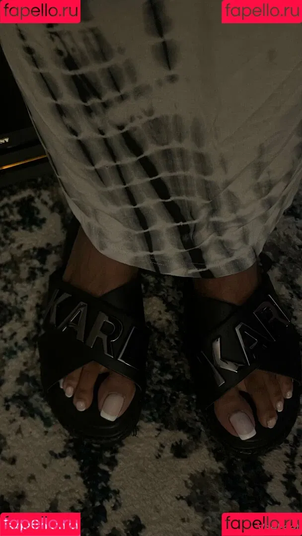 reel / vee_feet Onlyfans Photo Gallery 