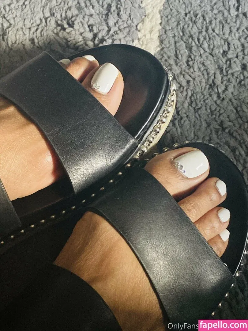 reel / vee_feet Onlyfans Photo Gallery 