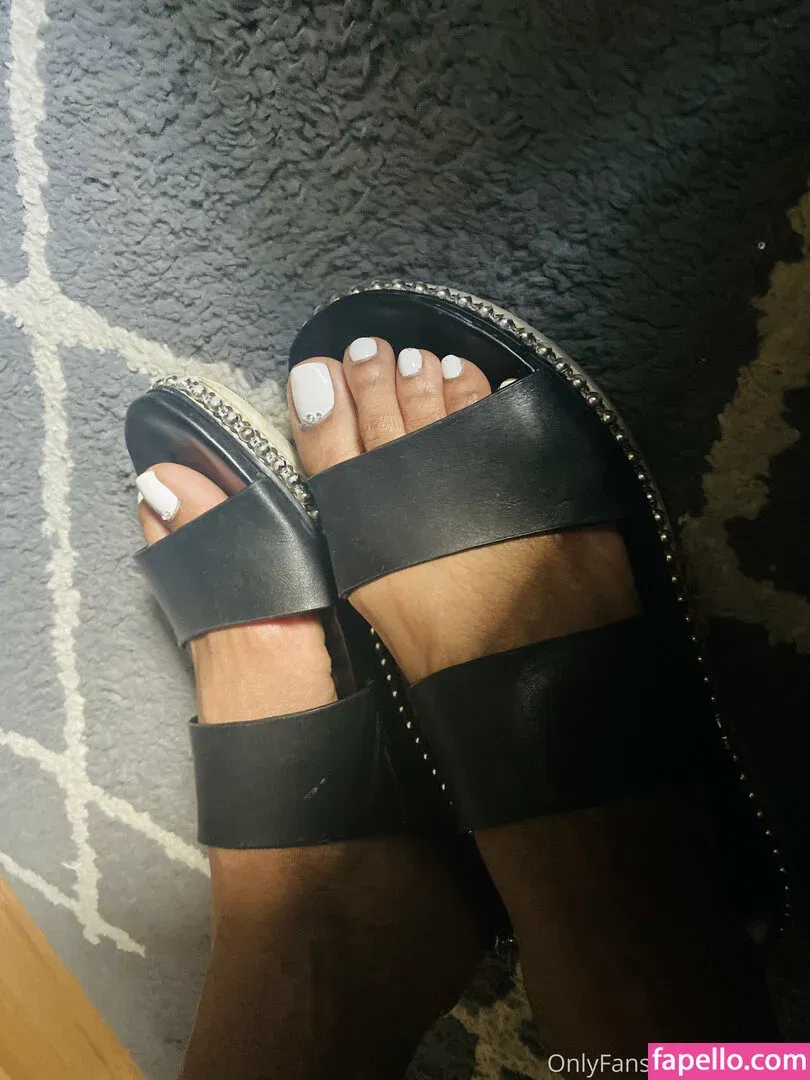 reel / vee_feet Onlyfans Photo Gallery 