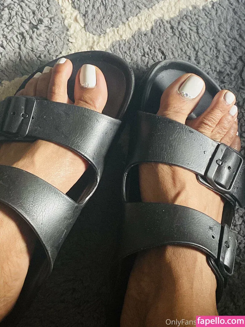 reel / vee_feet Onlyfans Photo Gallery 