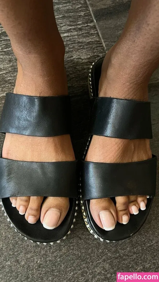 reel / vee_feet Onlyfans Photo Gallery 