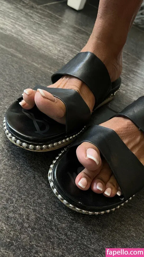 reel / vee_feet Onlyfans Photo Gallery 
