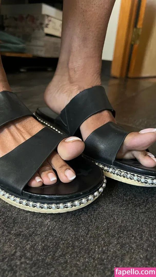 reel / vee_feet Onlyfans Photo Gallery 