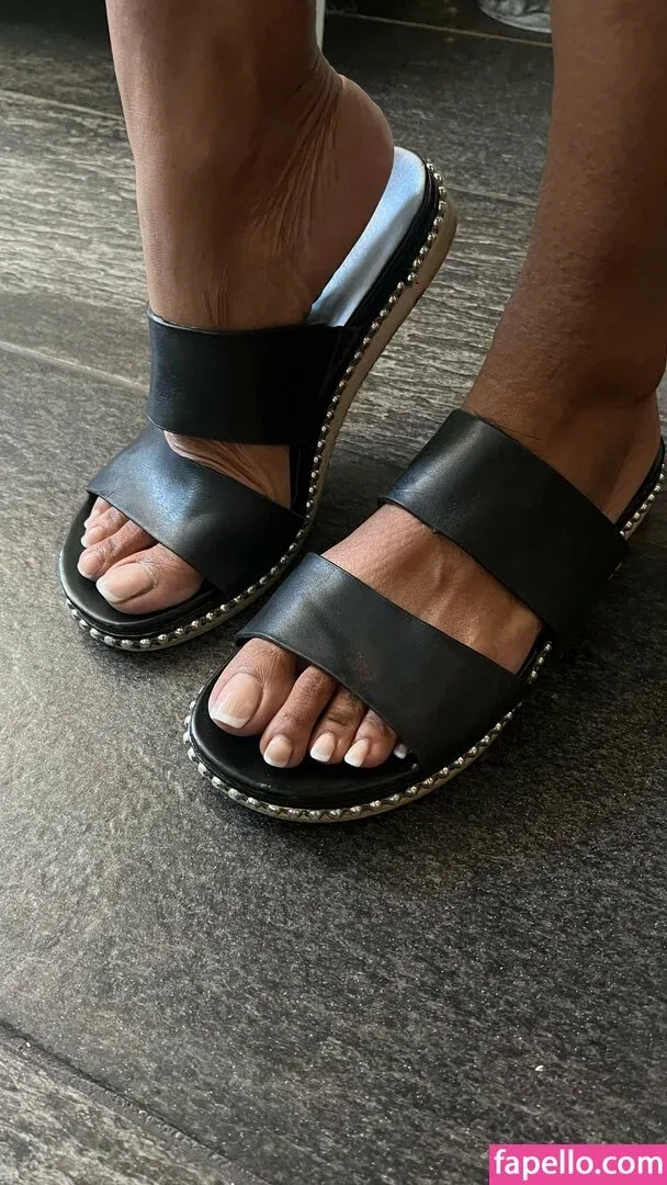 reel / vee_feet Onlyfans Photo Gallery 