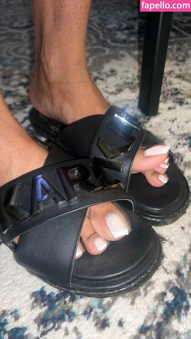 reel / vee_feet Onlyfans Photo Gallery 