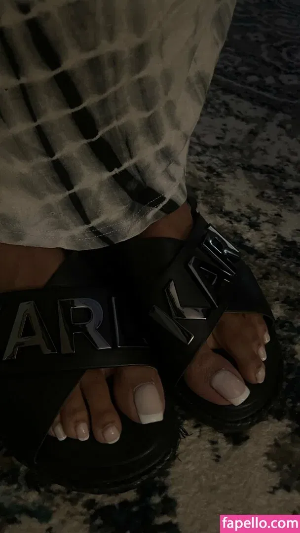 reel / vee_feet Onlyfans Photo Gallery 