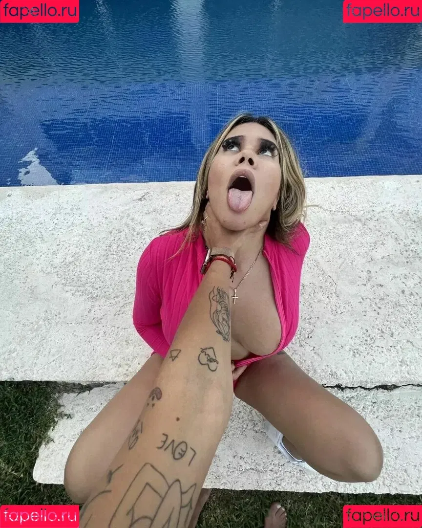 Desiree Gonzalez / Dezii G / Dezii Gonzalez / deziig / deziigonzalezoficial / https: Onlyfans Photo Gallery 