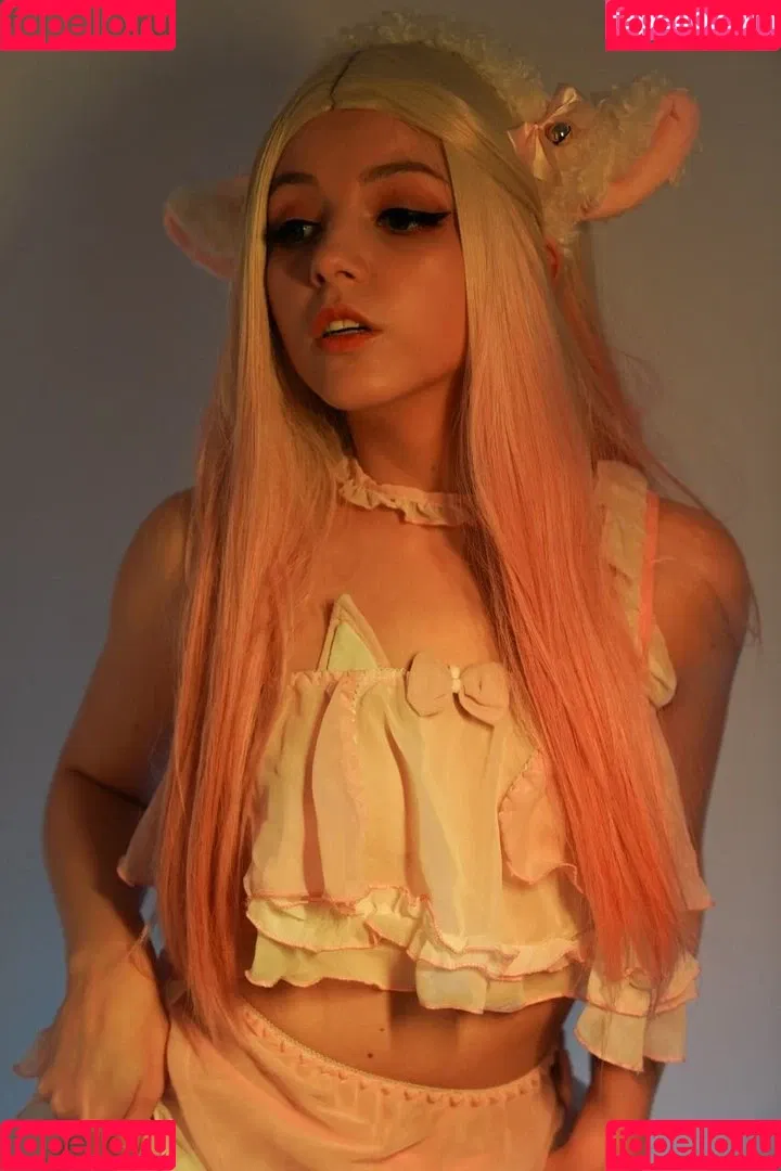 Olyashaa / deepfake / olyashaasaxon Onlyfans Photo Gallery 