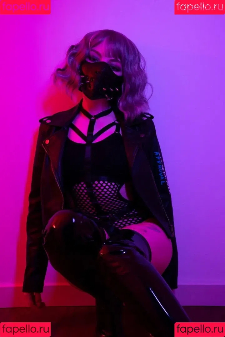 Olyashaa / deepfake / olyashaasaxon Onlyfans Photo Gallery 