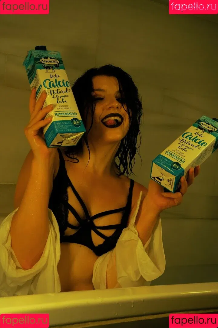 Olyashaa / deepfake / olyashaasaxon Onlyfans Photo Gallery 