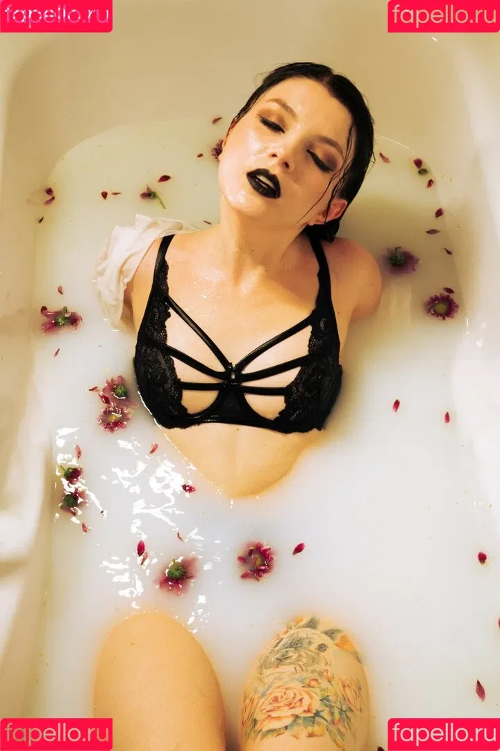 Olyashaa / deepfake / olyashaasaxon Onlyfans Photo Gallery 