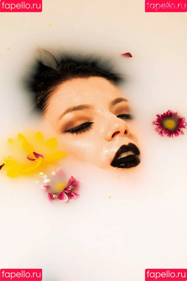 Olyashaa / deepfake / olyashaasaxon Onlyfans Photo Gallery 