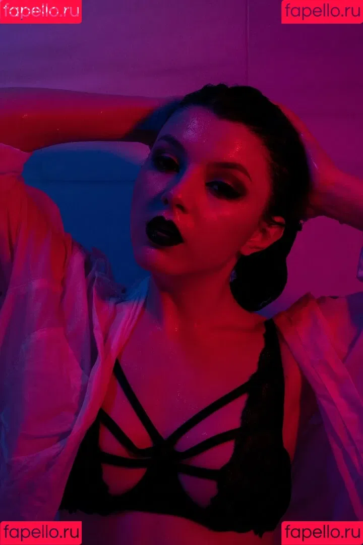 Olyashaa / deepfake / olyashaasaxon Onlyfans Photo Gallery 