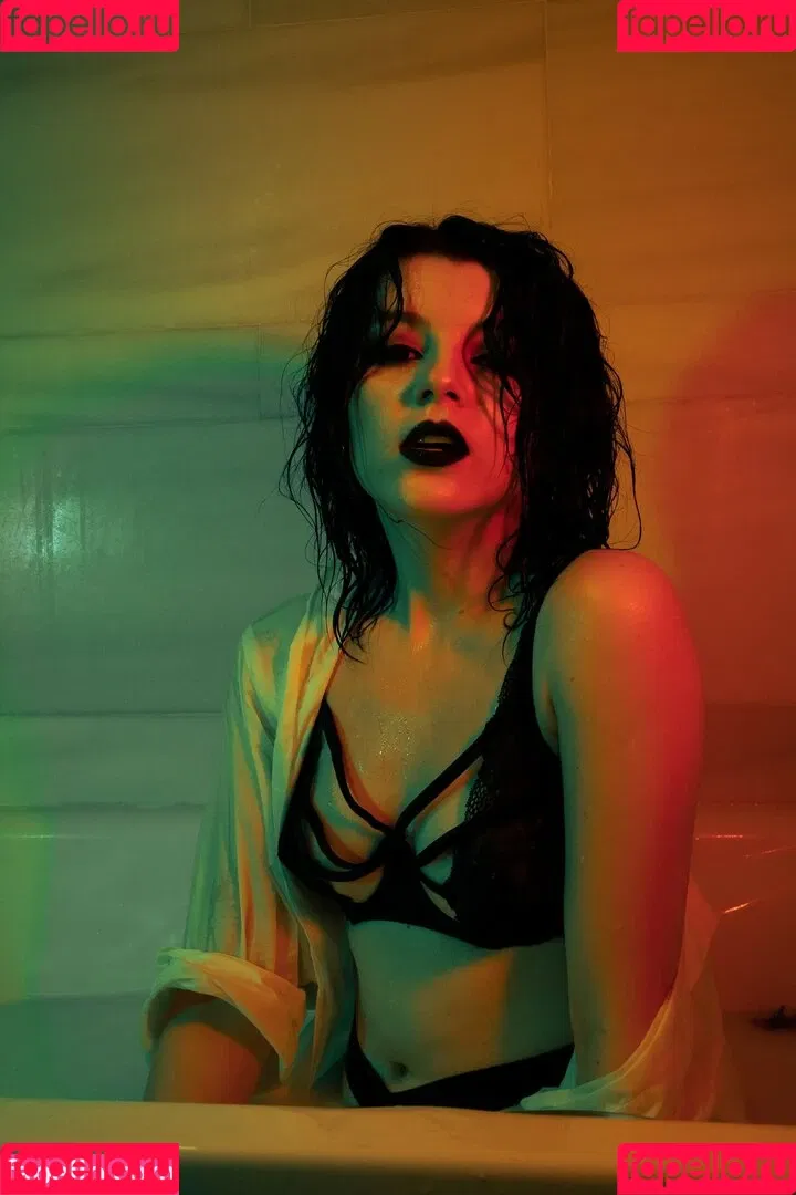 Olyashaa / deepfake / olyashaasaxon Onlyfans Photo Gallery 