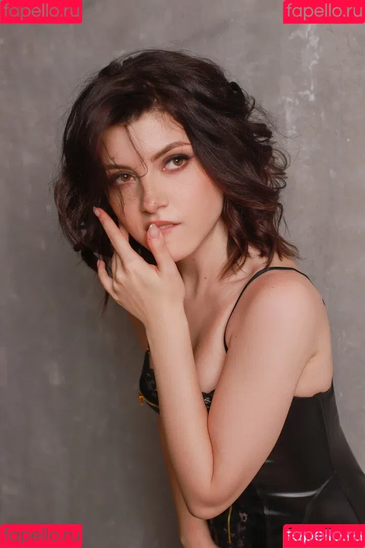 Olyashaa / deepfake / olyashaasaxon Onlyfans Photo Gallery 