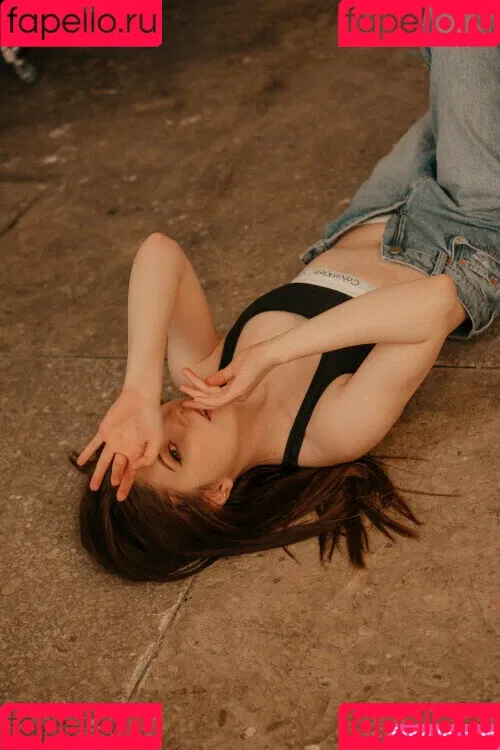 Olyashaa / deepfake / olyashaasaxon Onlyfans Photo Gallery 