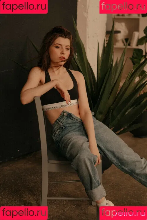 Olyashaa / deepfake / olyashaasaxon Onlyfans Photo Gallery 