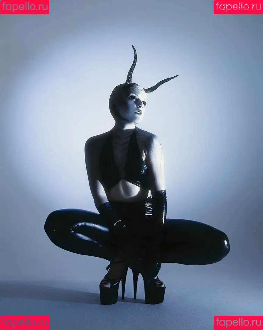 Olyashaa / deepfake / olyashaasaxon Onlyfans Photo Gallery 