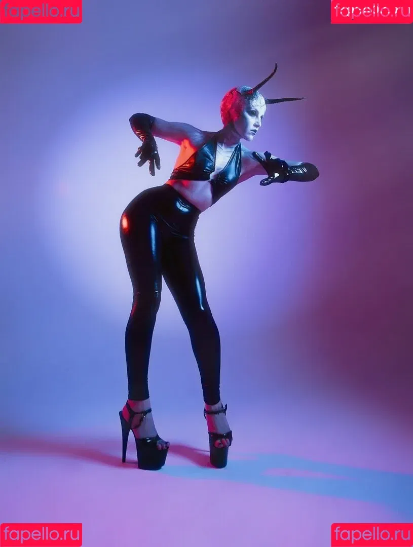 Olyashaa / deepfake / olyashaasaxon Onlyfans Photo Gallery 