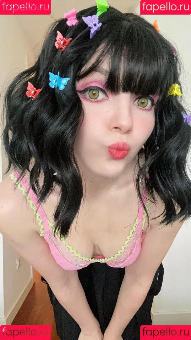 Olyashaa / deepfake / olyashaasaxon Onlyfans Photo Gallery 