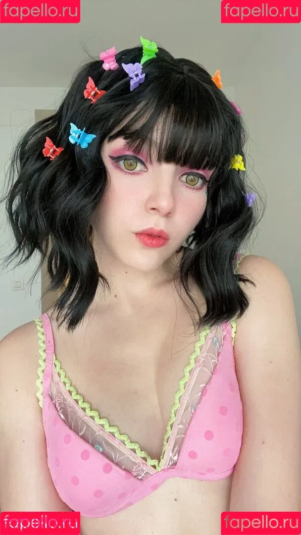 Olyashaa / deepfake / olyashaasaxon Onlyfans Photo Gallery 