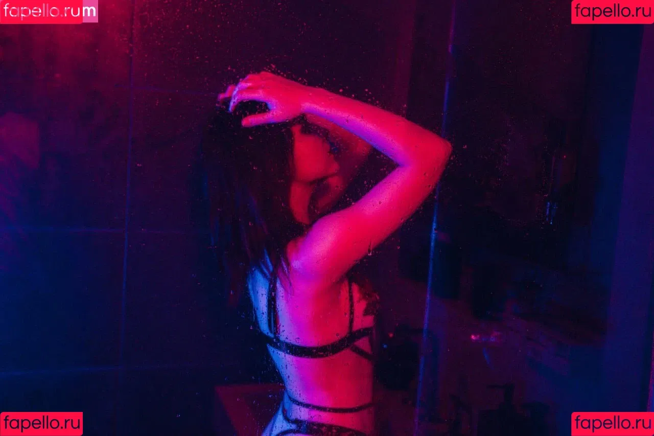 Olyashaa / deepfake / olyashaasaxon Onlyfans Photo Gallery 