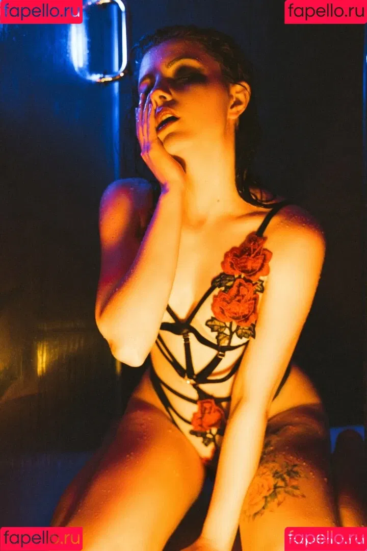 Olyashaa / deepfake / olyashaasaxon Onlyfans Photo Gallery 