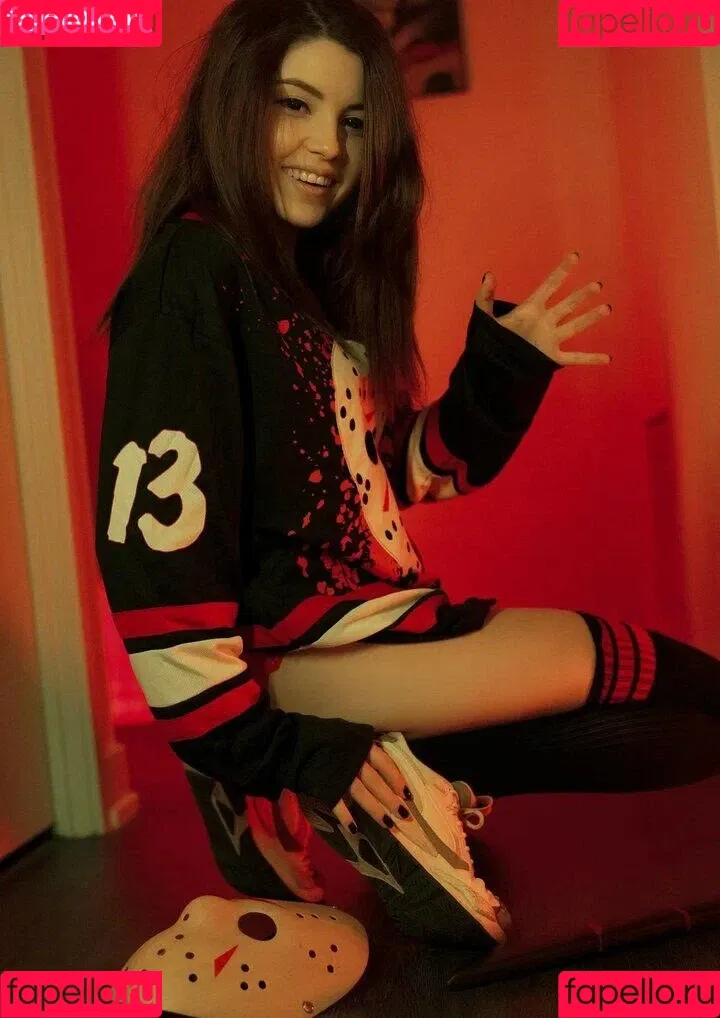 Olyashaa / deepfake / olyashaasaxon Onlyfans Photo Gallery 