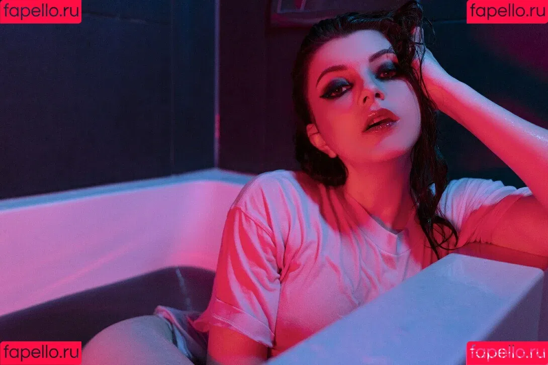 Olyashaa / deepfake / olyashaasaxon Onlyfans Photo Gallery 