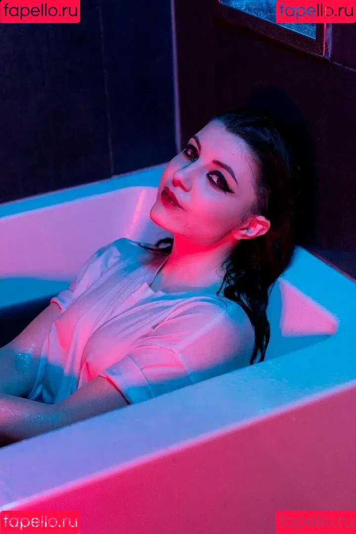 Olyashaa / deepfake / olyashaasaxon Onlyfans Photo Gallery 