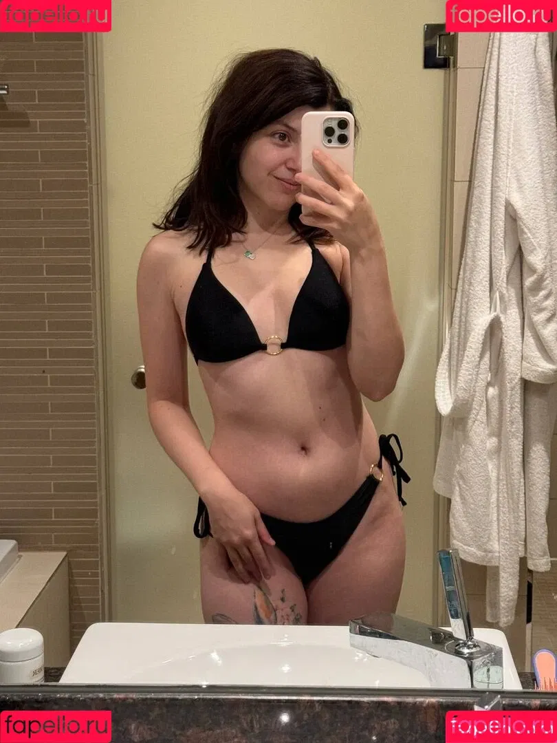 Olyashaa / deepfake / olyashaasaxon Onlyfans Photo Gallery 