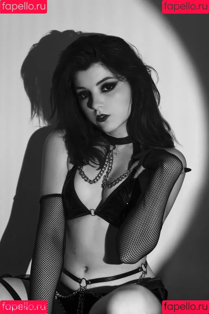 Olyashaa / deepfake / olyashaasaxon Onlyfans Photo Gallery 