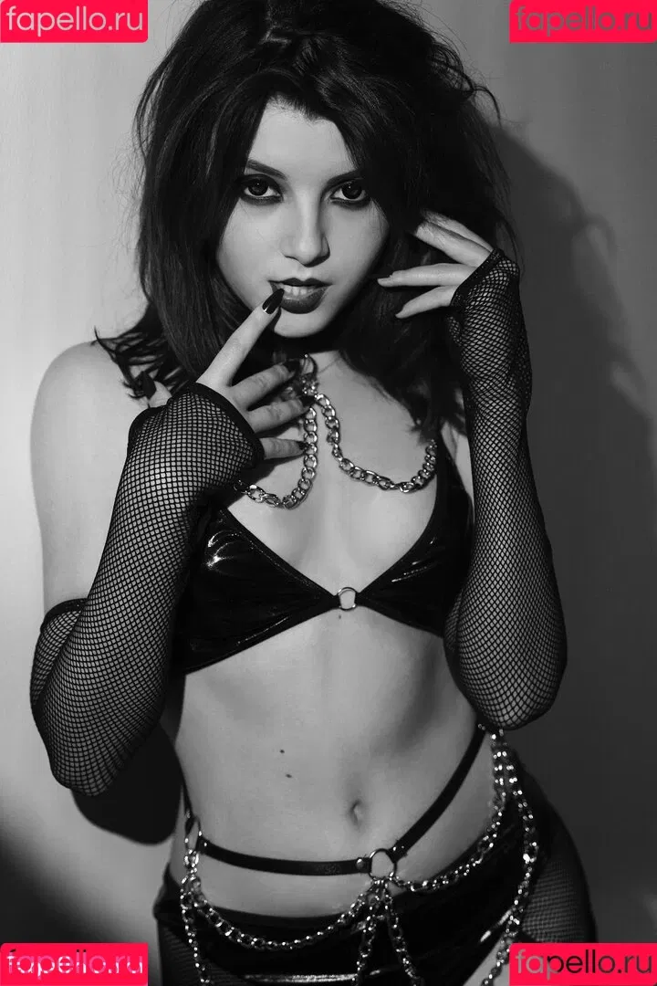 Olyashaa / deepfake / olyashaasaxon Onlyfans Photo Gallery 