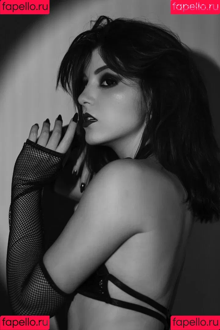 Olyashaa / deepfake / olyashaasaxon Onlyfans Photo Gallery 