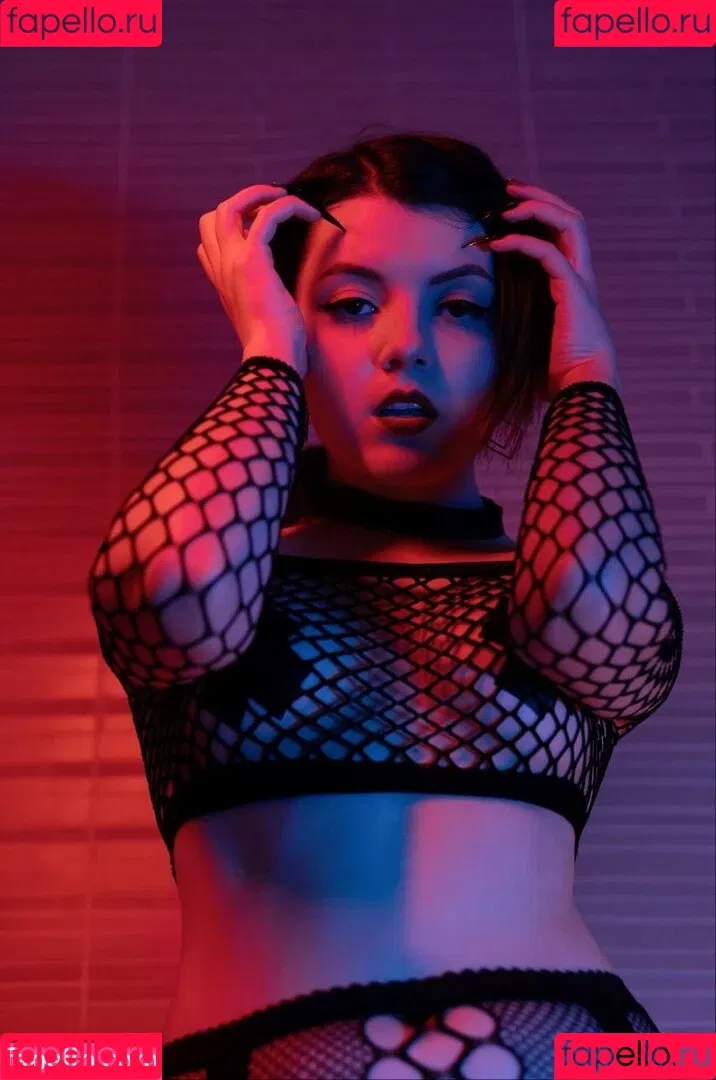 Olyashaa / deepfake / olyashaasaxon Onlyfans Photo Gallery 